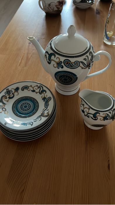 Чайник сервиз, молочник, сахарница