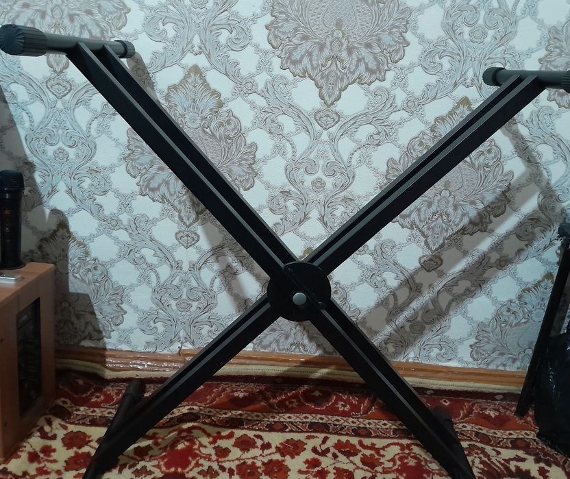 Стойка для  синтезатора и пианино