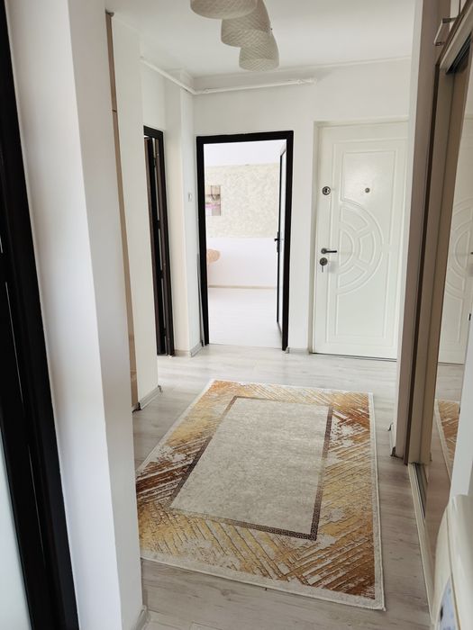 Inchiriez apartament 2 camere strada Sfanta Vineri