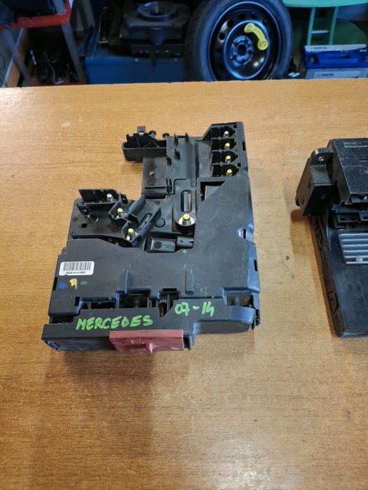 Modul baterie Mercedes W212 W 204 Panou Siguranțe  Mercedes W203  1.8i