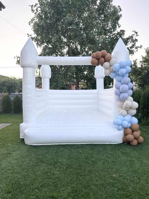 Castel gonflabil pentru evenimente