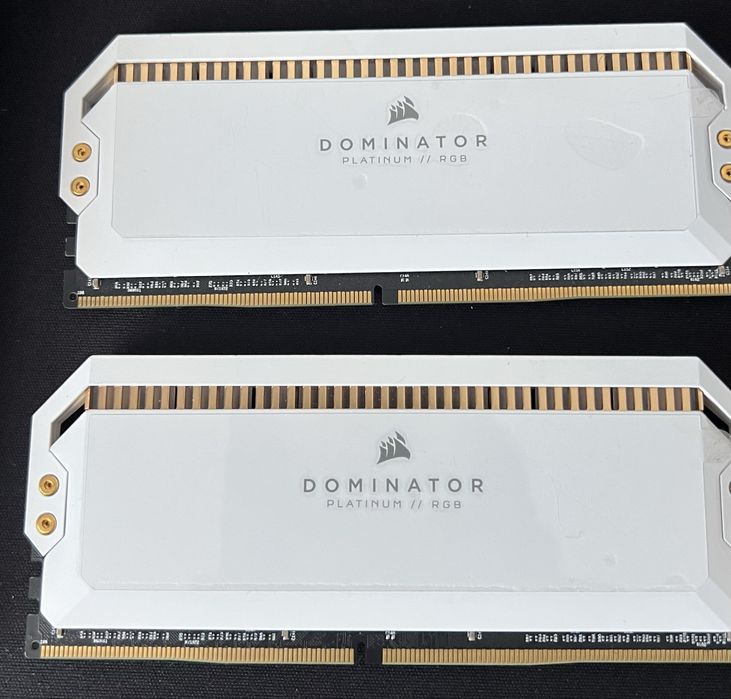 Memorii DDR4 Corsair Dominator Platinum 4000Mhz!!