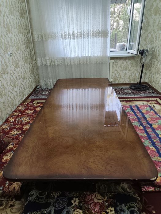 Stol va xontaxta oyoqlari ham bor stullari yoq aybi yoq baquvat mebel