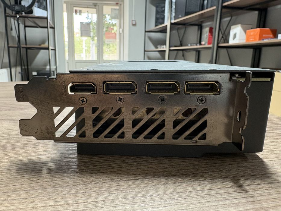 Игровая видеокарта Gigabyte GeForce RTX 4070 EAGLE OC 12GB