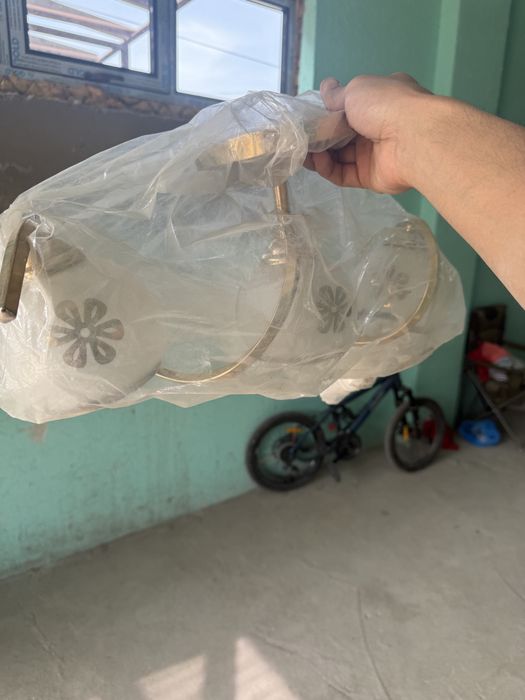 Продам люстры не дорого