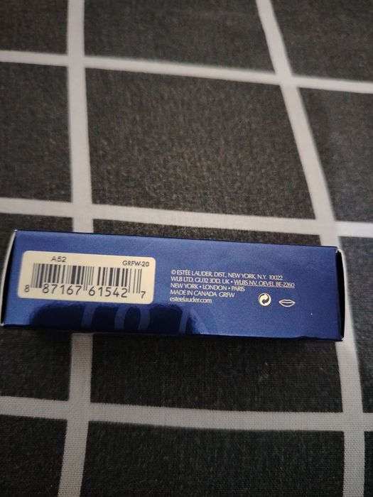 Продам помаду оригинал Estee Lauder