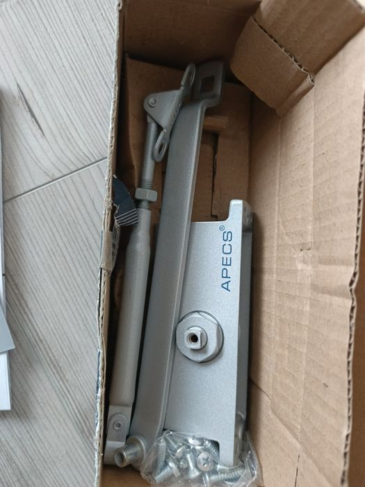 Продам доводчик дверной