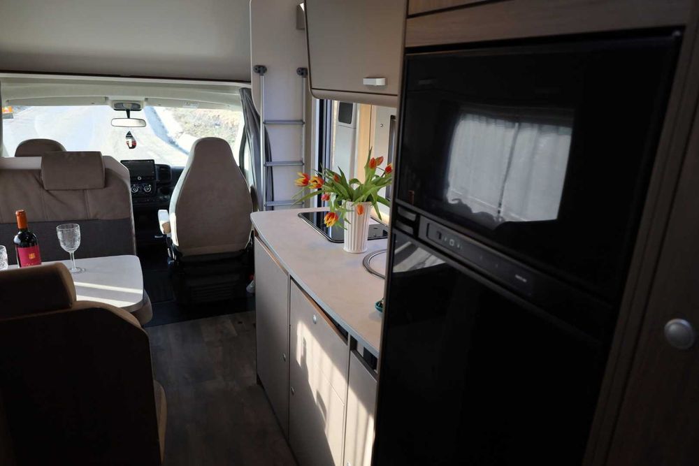 Inchiriere autorulota Carado Pro