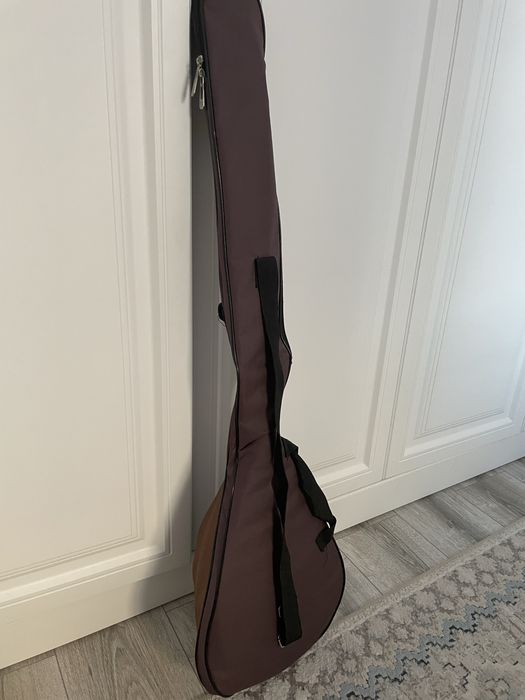 Домбыра в отличном состоянии + чехол