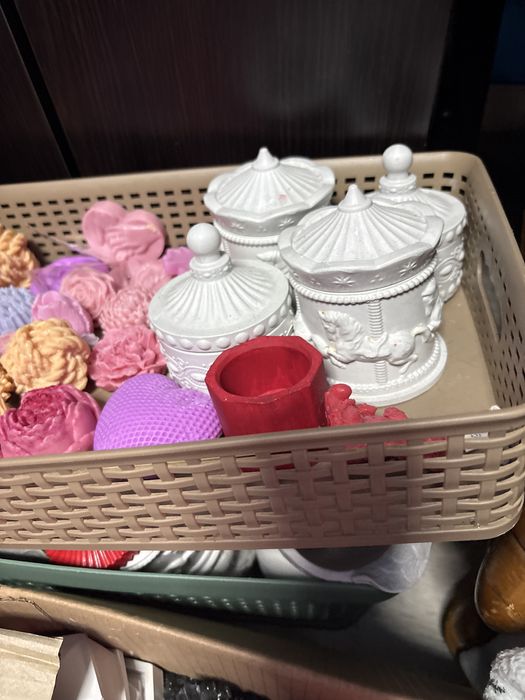 Diferite vase din praf ceramic si nu numai