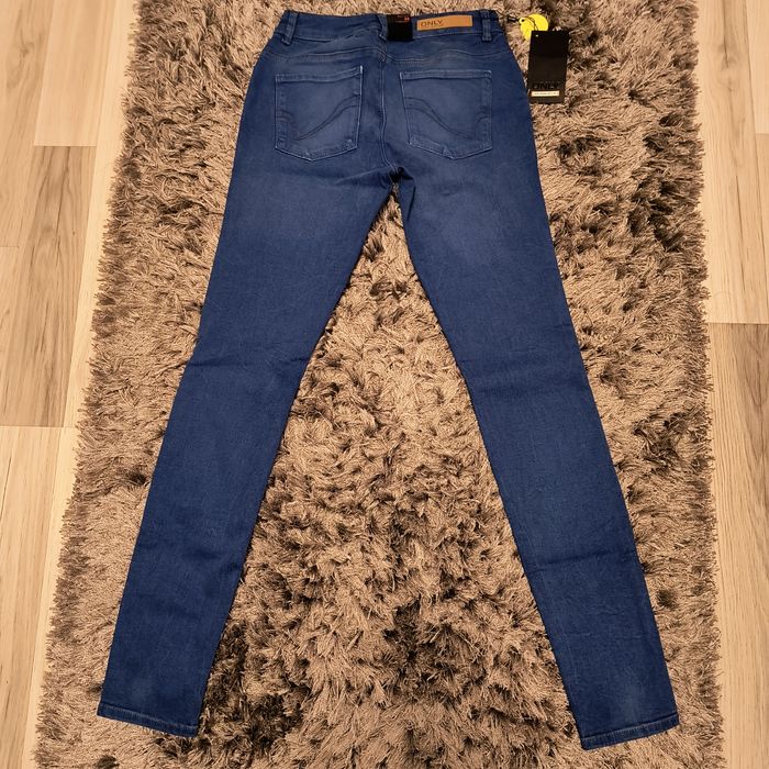 JBlugi Only dama, noi cu eticheta, 29 talie, 32 lungime, potriviți 36