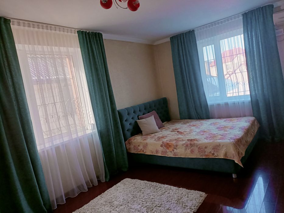 Продам коттедж в центре ( 12 микр)