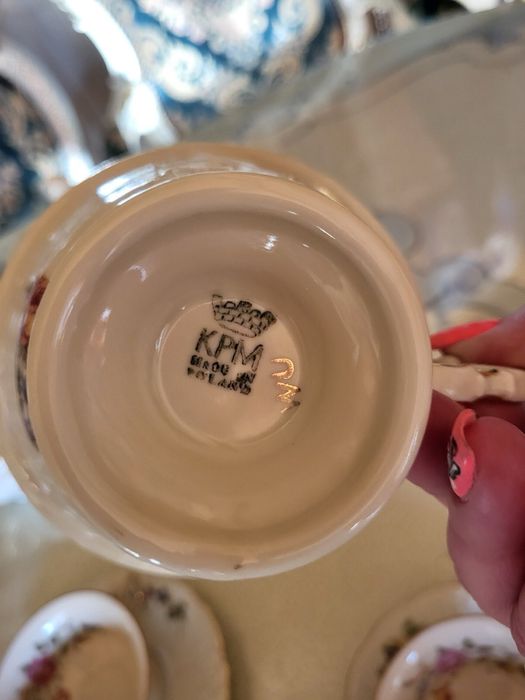 Изключително красив сервиз за кафе