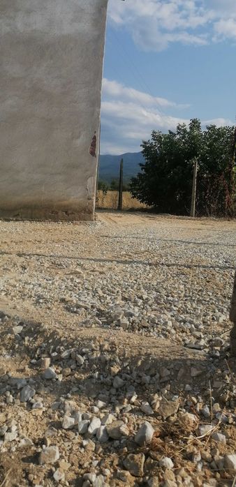 Услуги със багер, хидравличен чук, тристранен самосвал и пътна помощ.