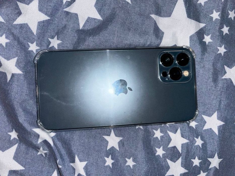 Продам айфон 12про