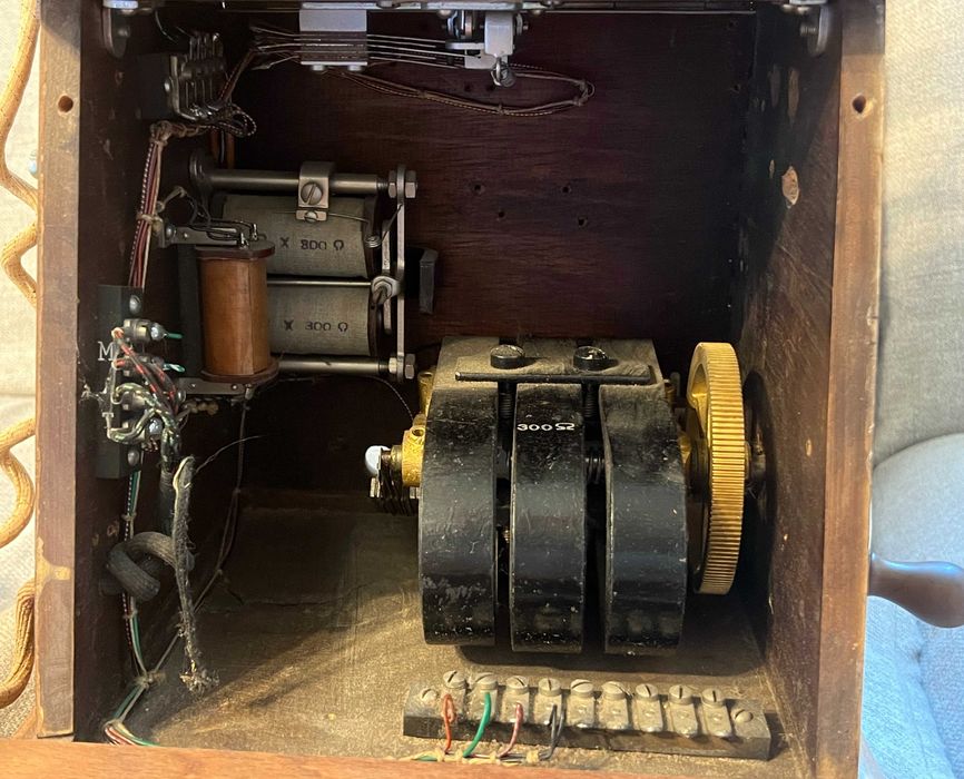 Telefon vechi manual lemn H Fahrni Germania colectie functional