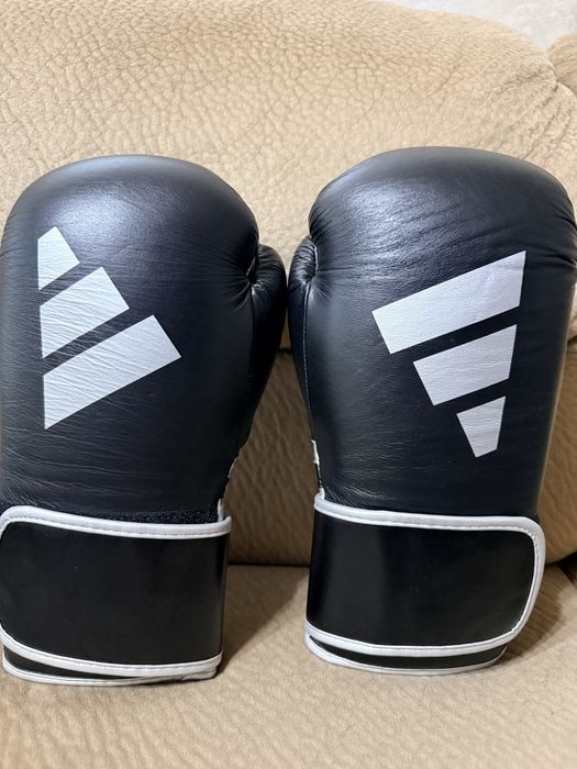 Боксови ръкавици Adidas WAKO + Боксови обувки Adidas HAVOC