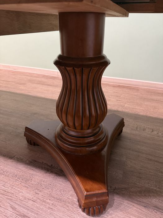 Продам обеденный стол