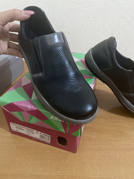 Продам туфли макасины