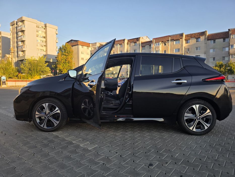 Nissan Leaf ZE1 40 kWh • 150 CP • 114.843 km • Cameră 360° • 2 chei