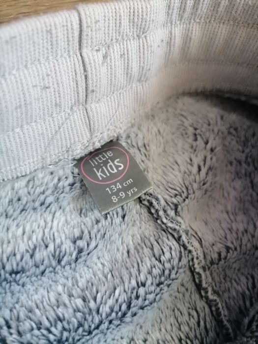 pantaloni de trening pufoși