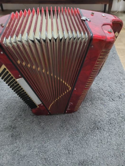 Vand armonica 120 basi5 registre stare buna cruceaneli mai multe detal