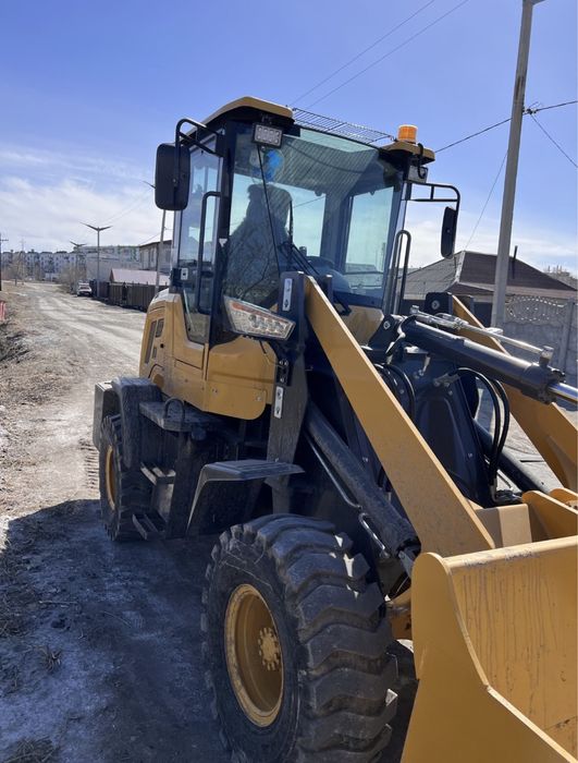 Фронтальный погрузчик