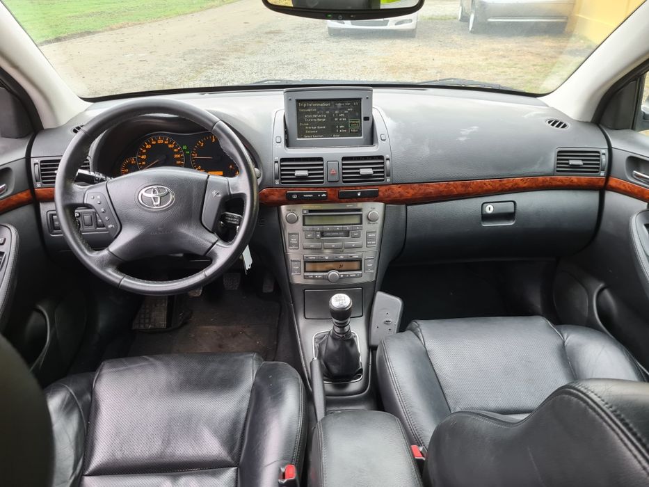 Dezmembrez Toyota Avensis T25 2.2 D-CAT 177 cp 2006