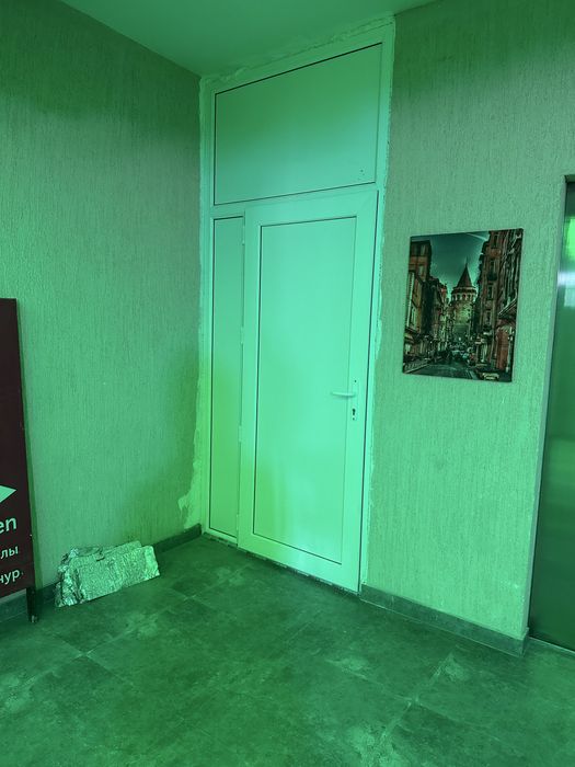 Продам пластиковая дверь новая