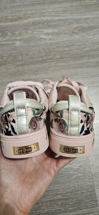 Сникърси Ted Baker и маратонки Nike