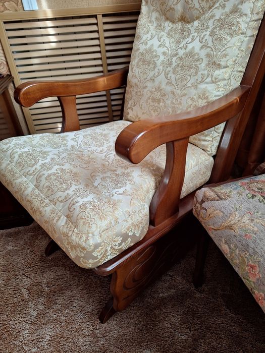 Кресло качалка  продам.