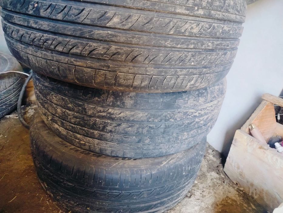 Автошины диски и колесо