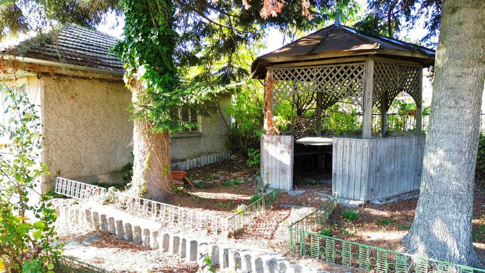 Тухлена къща в село Паничино с 5 стаи