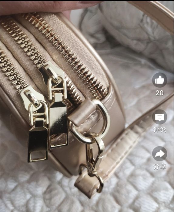 Продам сумку золото