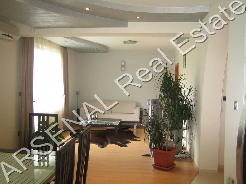 Дава се под наем Многостаен апартамент в София, Витоша - 220 кв.м за 980 € - Снимка #9