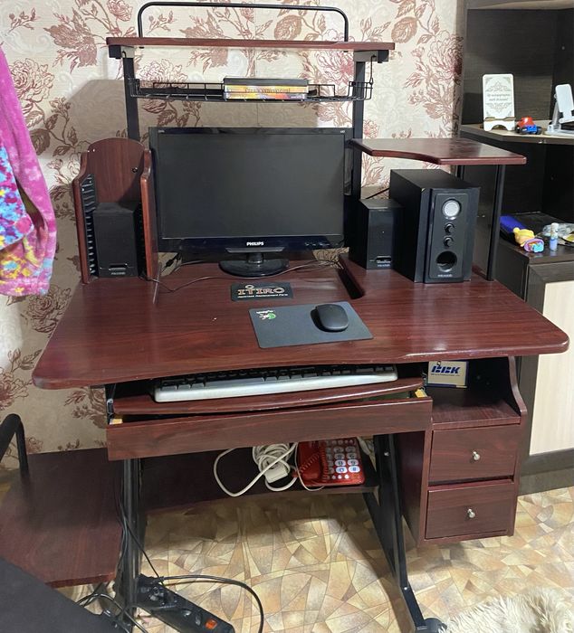 компьютерный стол