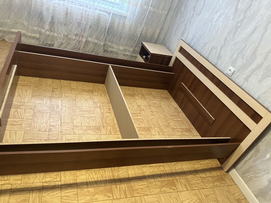 Продам Кровать 180х200 с матрасом