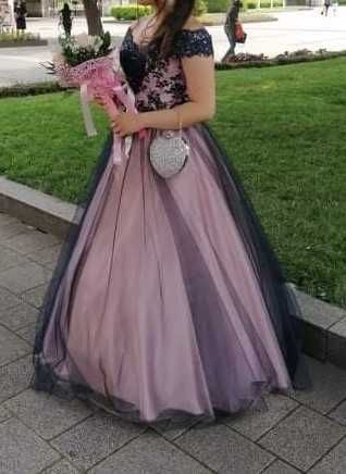 Бална рокля с кринолин