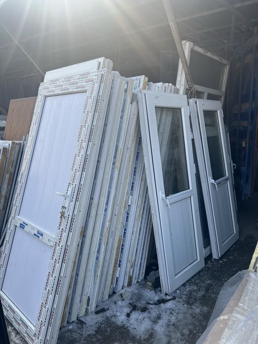Продаю БУ окна и двери