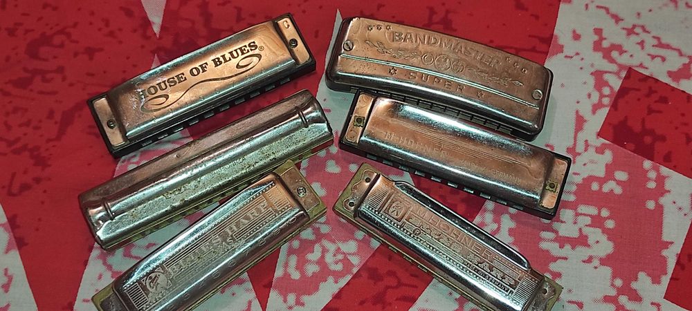 6 muzicure  4 HOHNER + 2 chinezesti