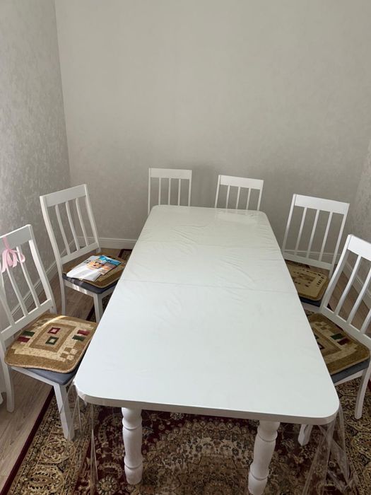 Стол с стульями ,газ плита