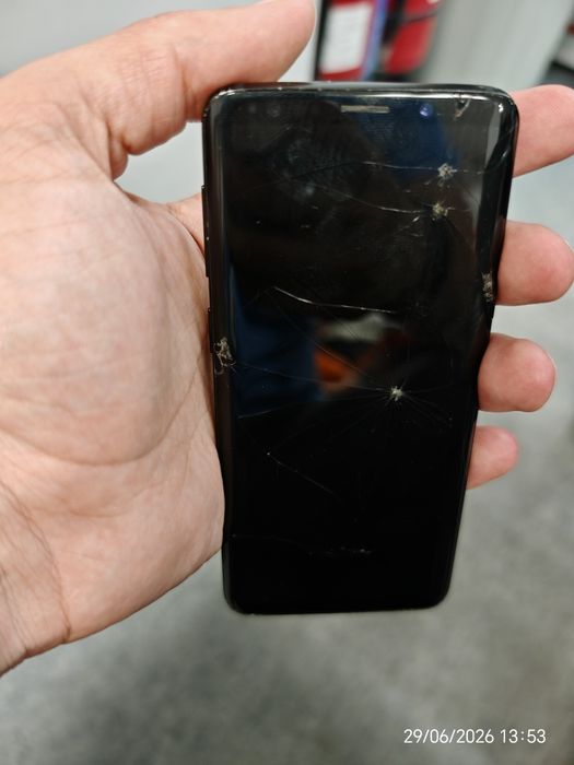 Продавам Телефон Samsung S9 за Части!!!