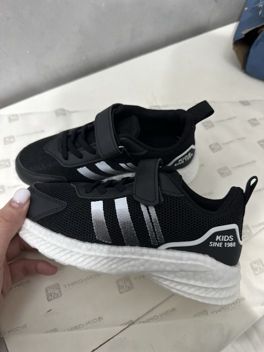 Детские кроссовки