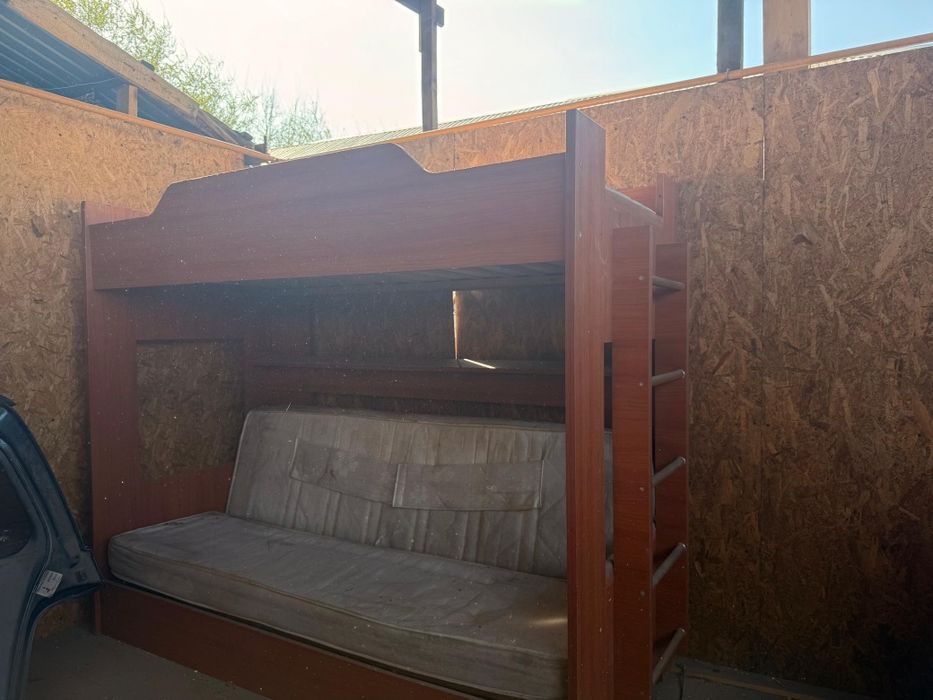 Двухярусный кровать