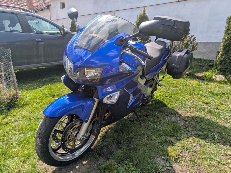 Honda vfr 800 pe injecție cu cutii și alte accesorii