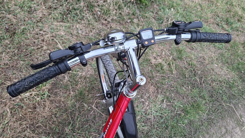 Bicicletă roșie Balkan Arrow de  26" (damă/copii)
