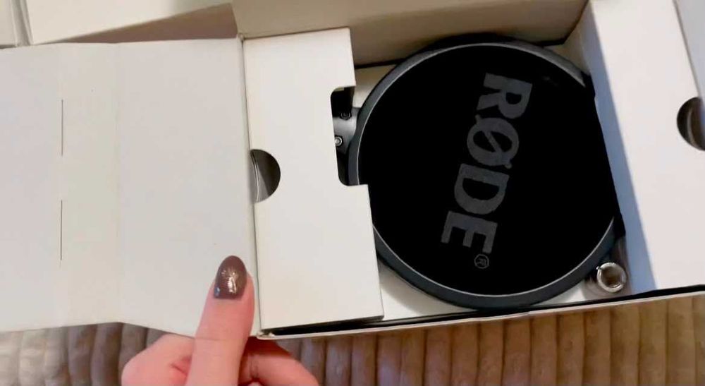 PRET NOU: Studio complet RØDE NT1-A + Focusrite Scarlett 2i2 3rd Gen + accesorii