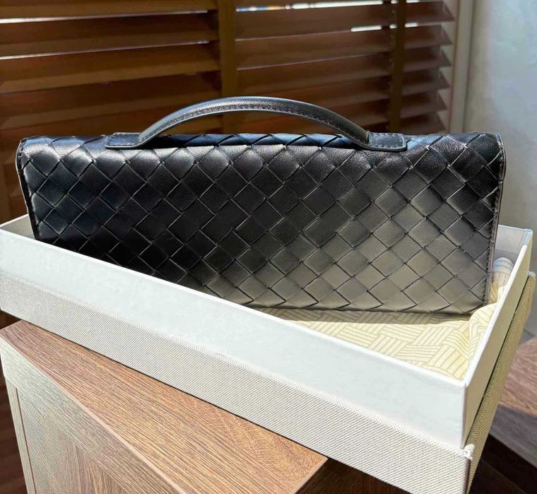 Чанта BottegaVeneta Andiamo Clutch