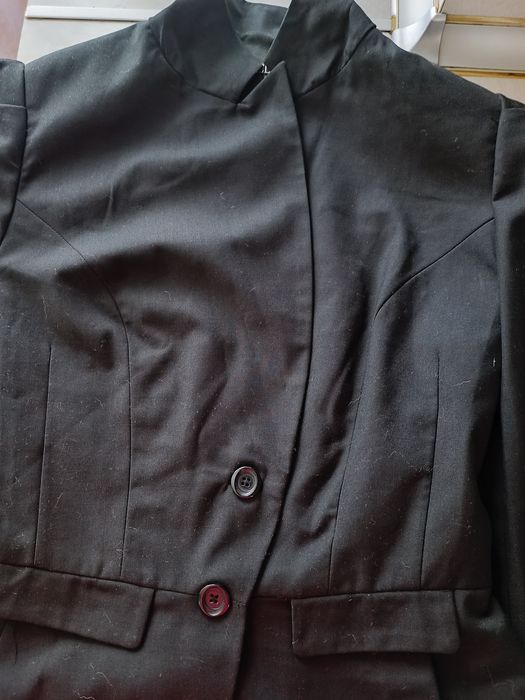 Фръцкаво късичко сако размер С