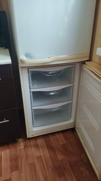 Холодильник Samsung